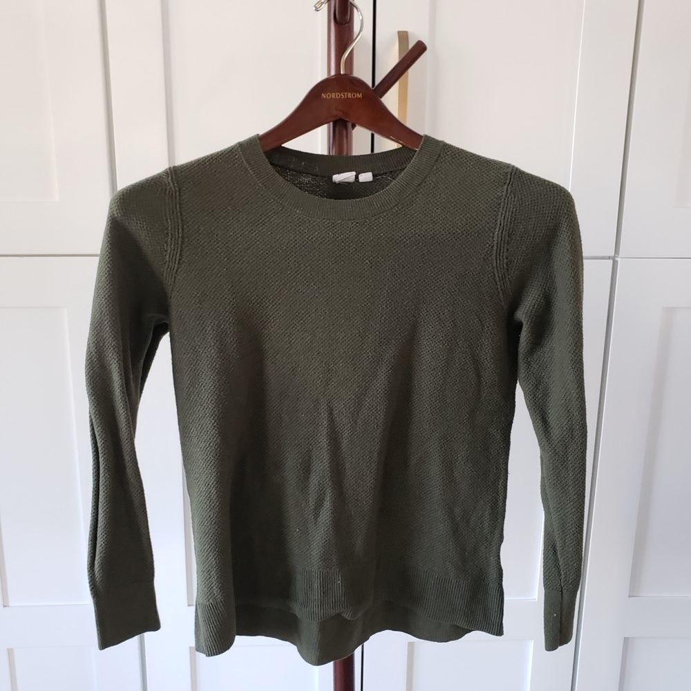 GAP Women's Olive Crew Neck Sweater